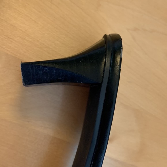 Etienne Aigner black sz 9.5 leather and fabric slides with sculpted 2.5” heel - Picture 2 of 5